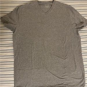 Kohl’s Apt. 9 v neck shirt Large